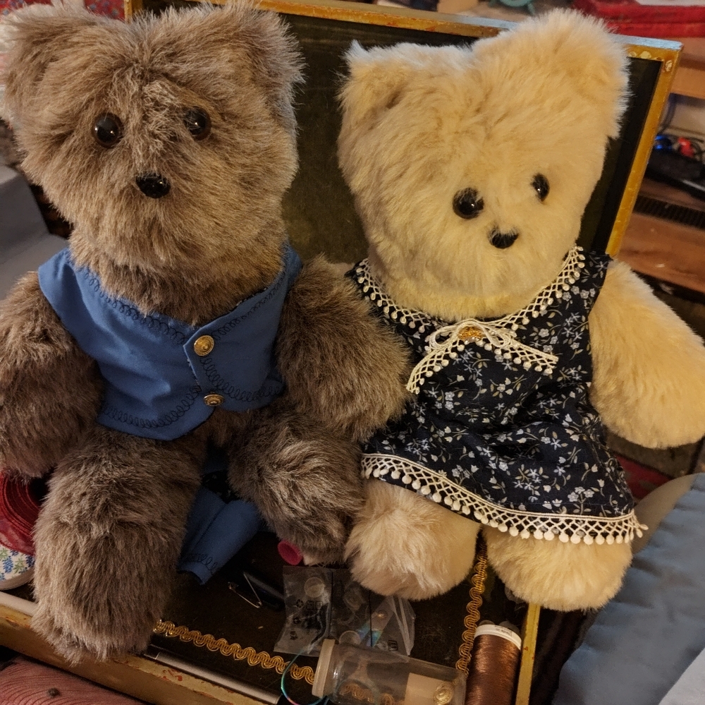 @krista_drew Handmade Custom Items. Teddy Bears, Pillows,Purse Pillows Quilts . - Picture 10 of 11